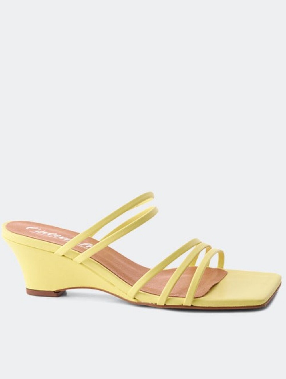 L'intervalle Yellow Sandal Shoes